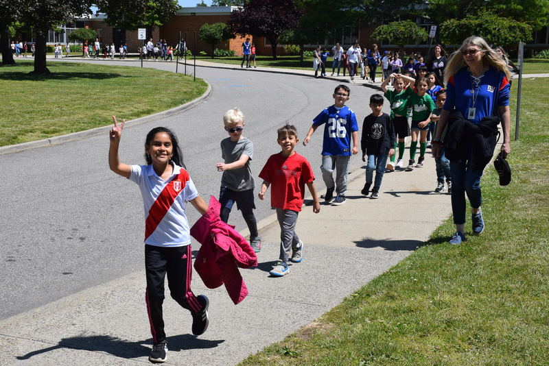 Bowling Green Elementary School enjoyed some healthy outdoor exercise during their annual Wellness Walk. 